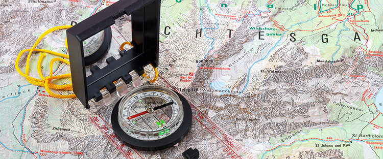 compass on map. Photo: johannes86 - Fotolia