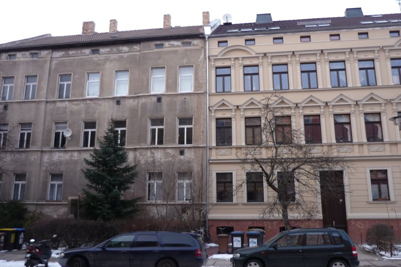Mixture of unrenovated and refurbished housing stock in Halle-Glaucha
