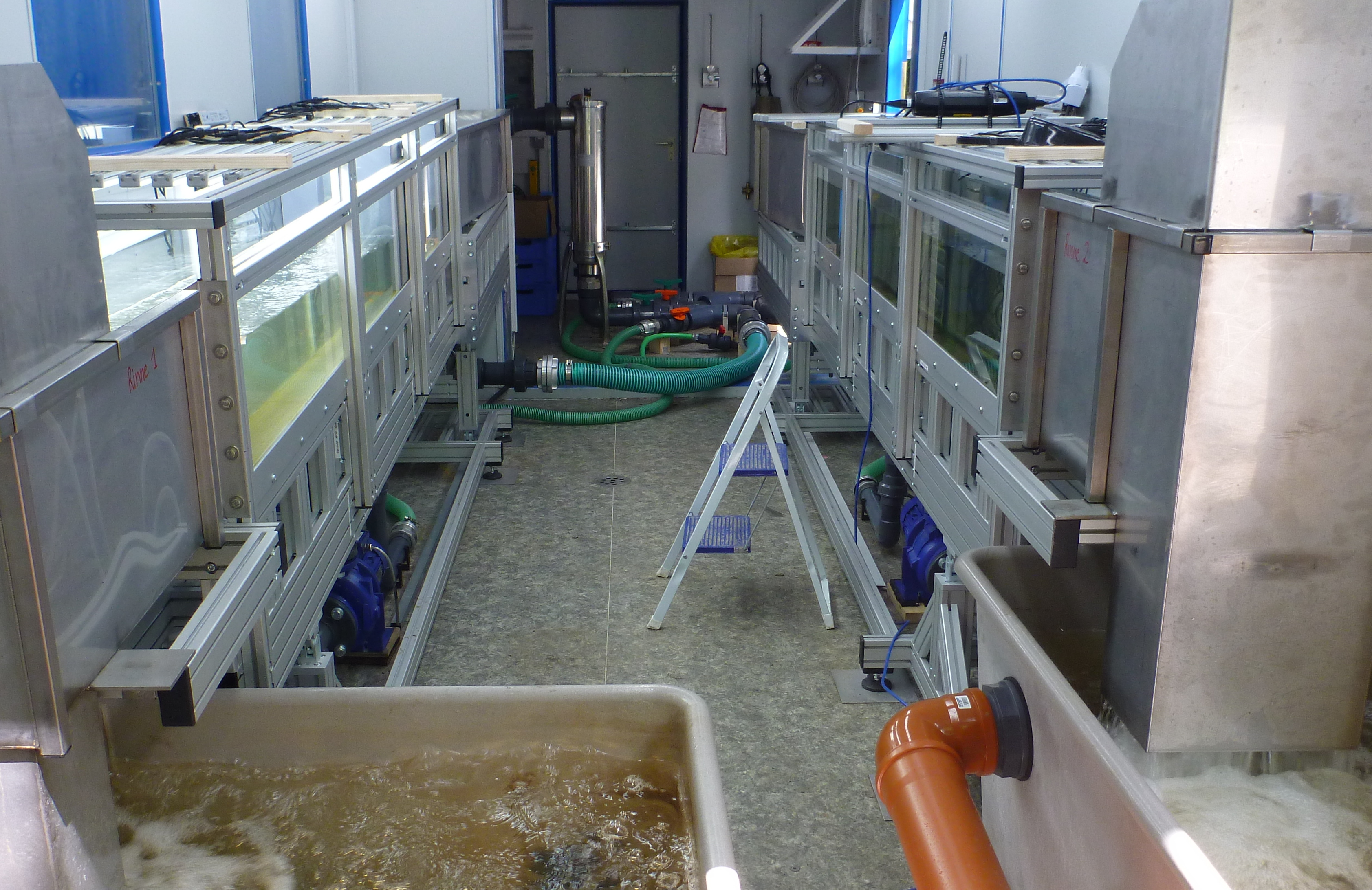 Hydrodynamic flumes used in BIOFLOW Hydrodynamic flumes used in BIOFLOW