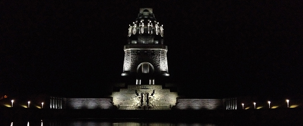 Völkerschlachtdenkmal bei Nacht