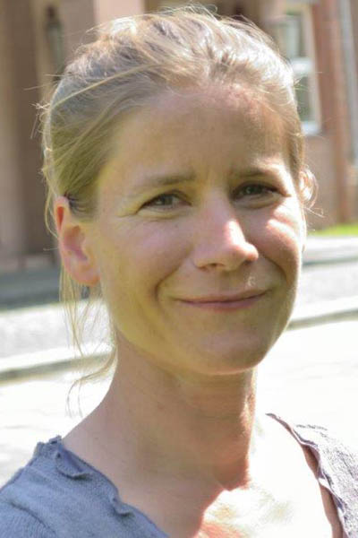 Dr. Nele Lienhoop Dr. Nele Lienhoop