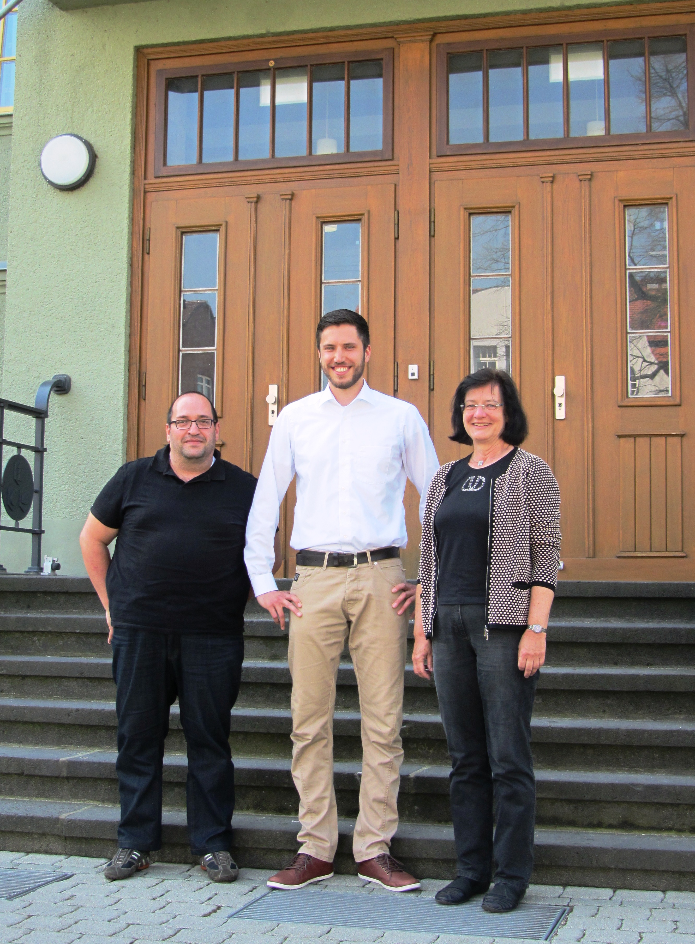 Tom, his supervisors and his alma mater Tom, his supervisors and his alma mater