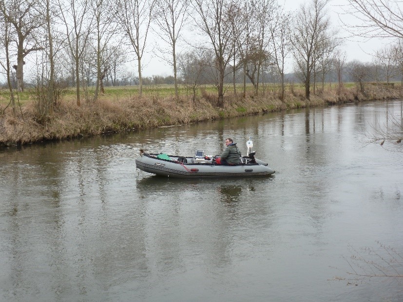 Measuring GHG emissions at River Bode (copyright: Matthias Koschorreck, UFZ).