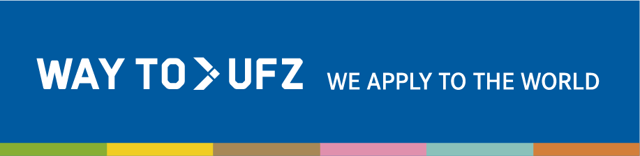 Schriftzug in wießer Farbe: WAY TO UFZ - we apply to the world auf blauem Grund Schriftzug in wießer Farbe: WAY TO UFZ - we apply to the world auf blauem Grund