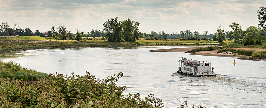 Research vessel Albis on river Elbe. Photo: André Künzelmann/UFZ