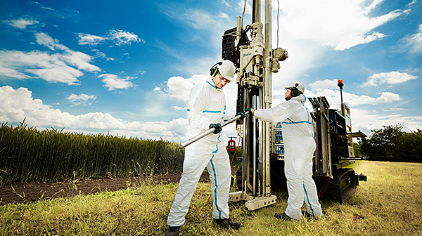 Hydogeologische Untersuchung durch DIRECT PUSH mit dem GEOPROBE-System auf dem UFZ-Gelände in Bad Lauchstädt. Foto: André Künzelmann / UFZ