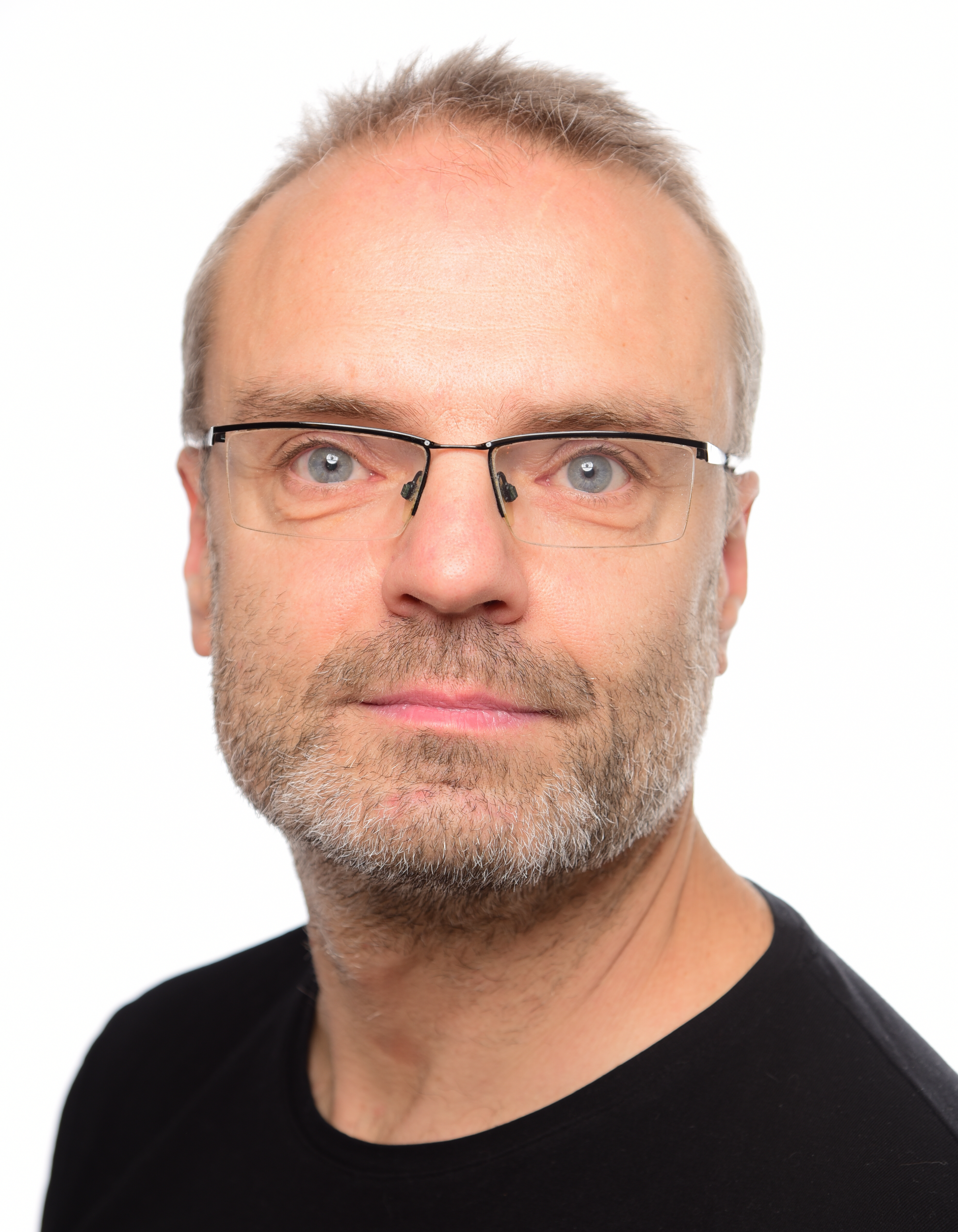 Dr. Frank Holzer