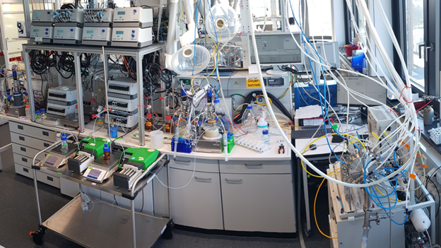 Dasgip bioreactors, lab image. Source: UFZ