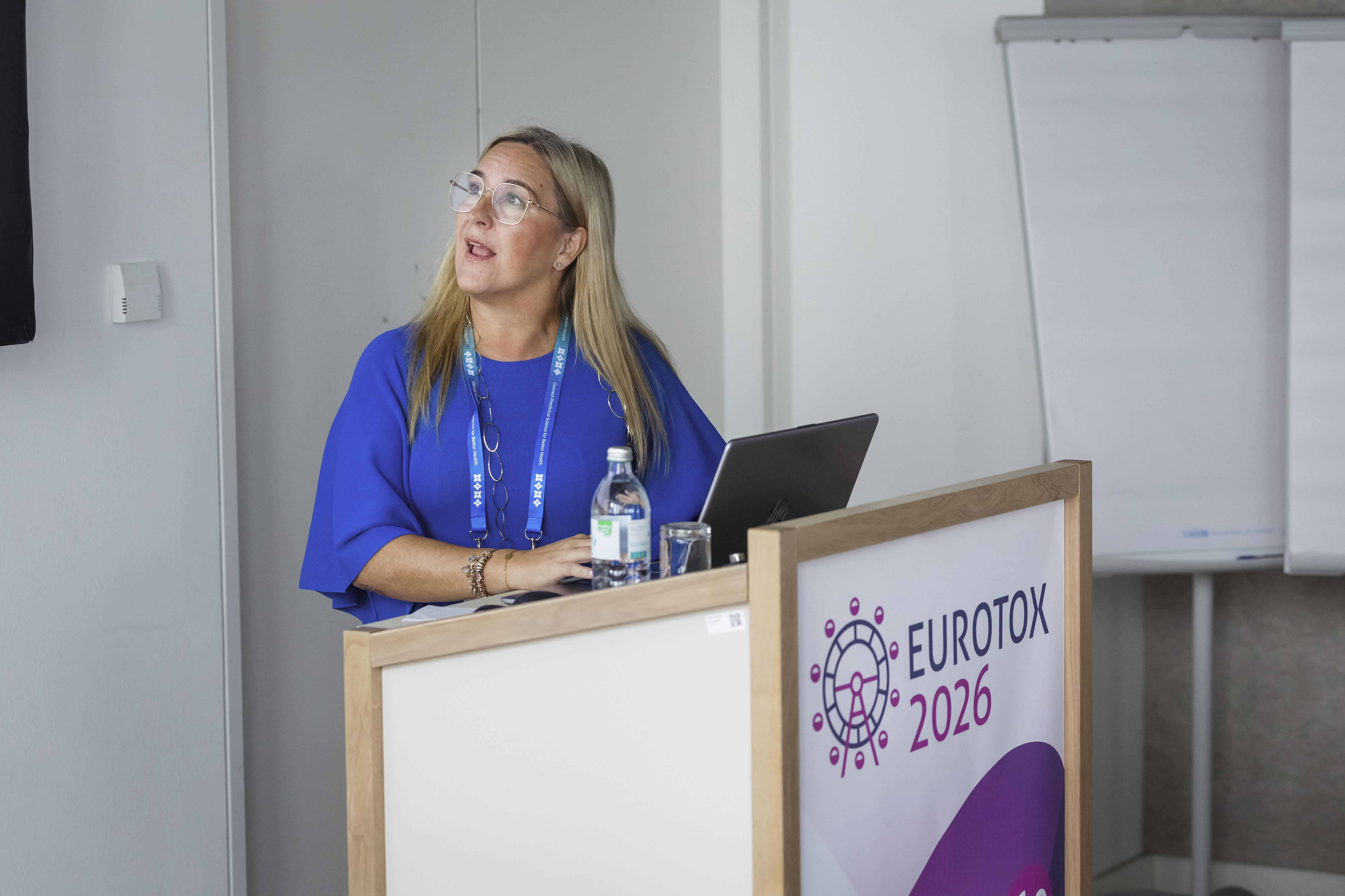 Ana Zenclussen h&auml;lt Vortrag bei EUROTOX