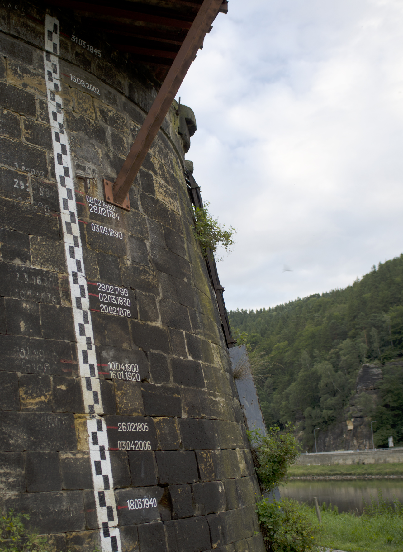 Hochwassermarke der Elbe in Schöna