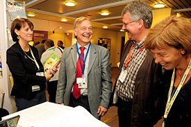 Karl Falkenberg, Director General of the DG Environment of the European Commission, in active dialogue with Josef Settele