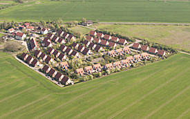 Wohnbebauung auf der grünen Wiese - Luftbild Wohnbebauung auf der grünen Wiese - Luftbild
