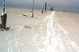 Ukrainischer Staub verfärbte den Schnee auf dem Kamm des Riesengebirges grau.