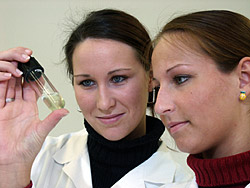 Algen-Biotest im KUBUS-Schülerlabor Algen-Biotest im KUBUS-Schülerlabor