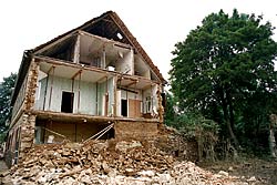 Vom Hochwasser geschädigtes Haus