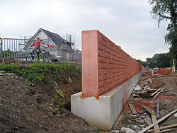 Hochwasserschutzmauern vor Eilenburg