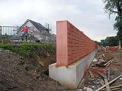 Hochwasserschutzmauern vor Eilenburg Hochwasserschutzmauern vor Eilenburg