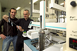 Anko Fischer (links) und Dr. Hans-H. Richnow (rechts) Anko Fischer (links) und Dr. Hans-H. Richnow (rechts)