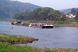 Lastkahn auf Elbe