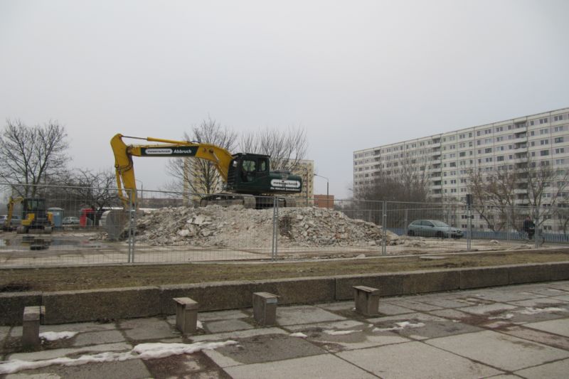 Demolition of housing in Halle-Silberhöhe