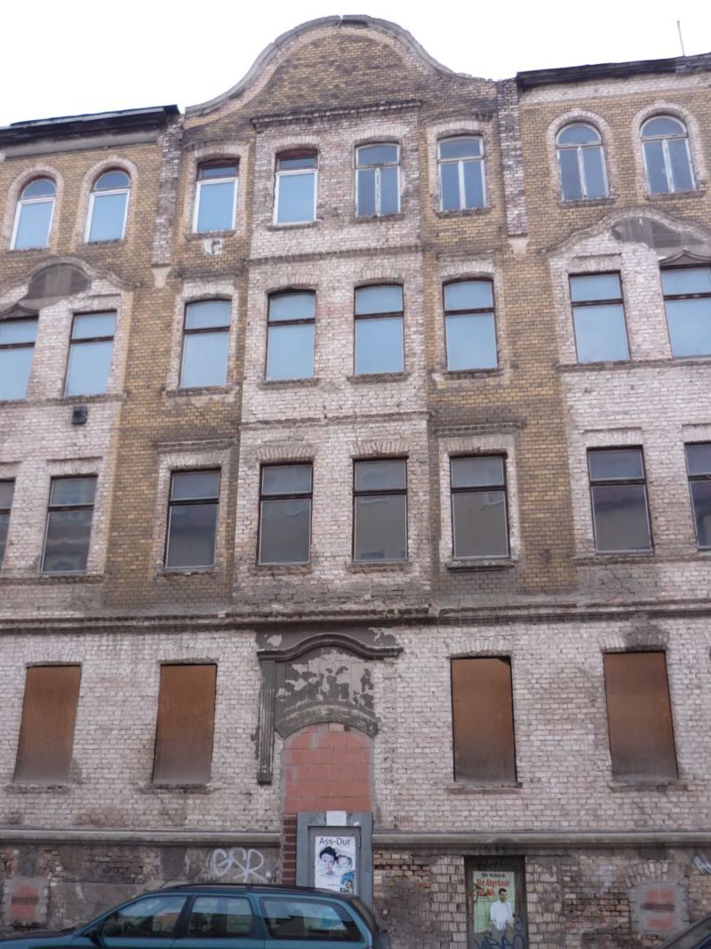 Unrenovated and vacant building in Halle