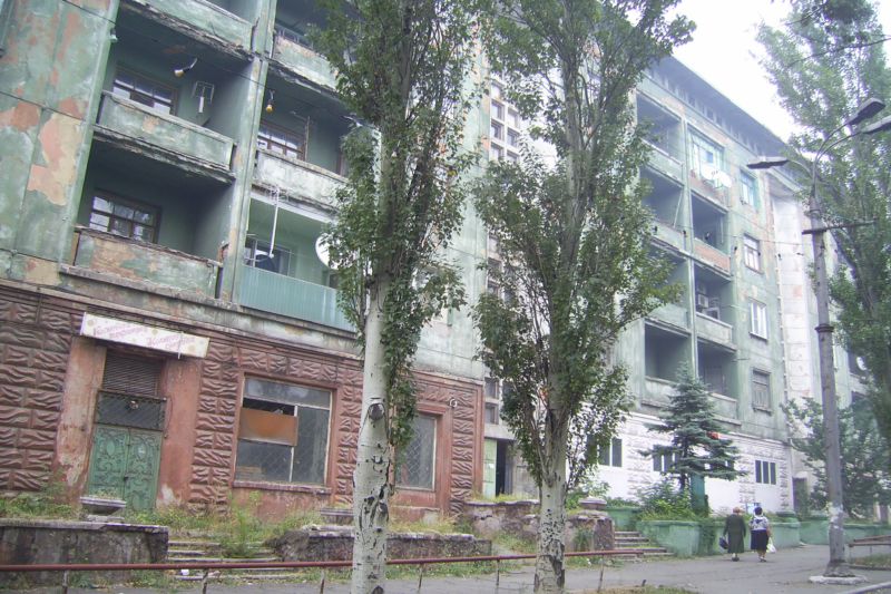 Dilapidated housing in Makiivka