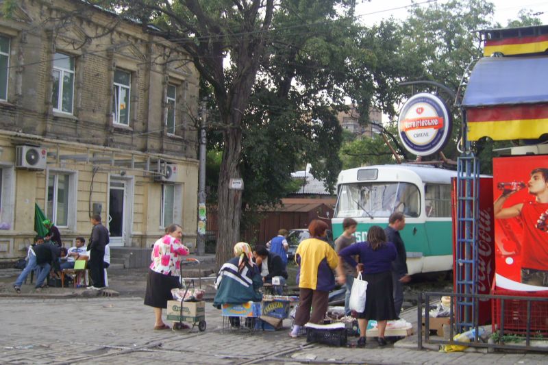 Market in inner city Donetsk