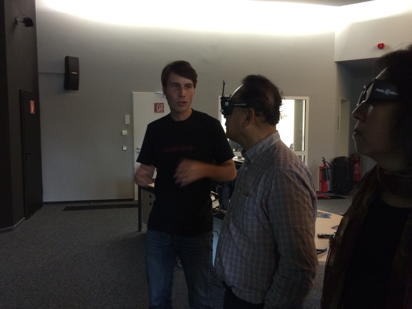 Chinese guests visiting VISLAB on 08, Oct, 2014 Chinese guests visiting VISLAB on 08, Oct, 2014