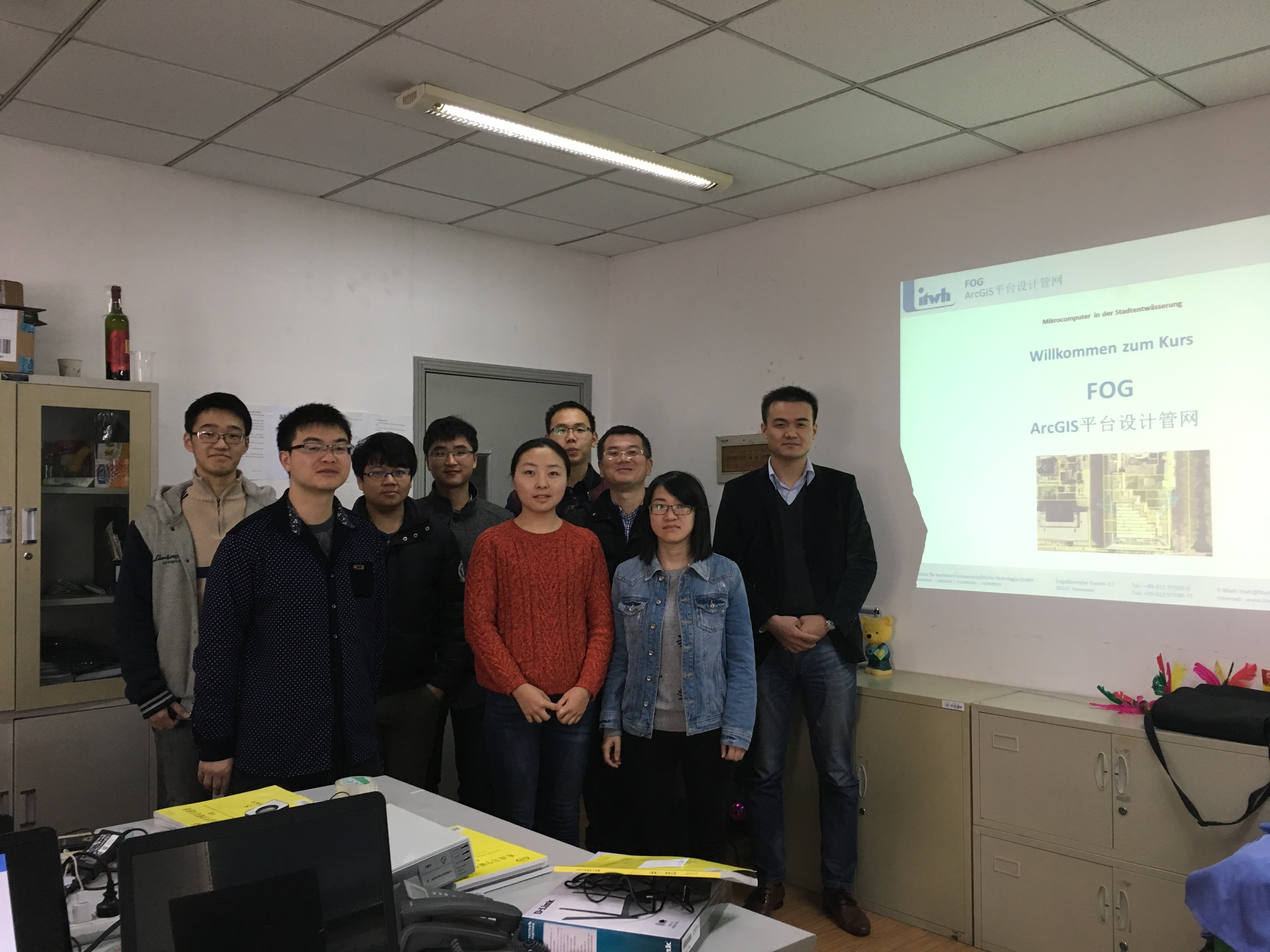 Visits Tongji University