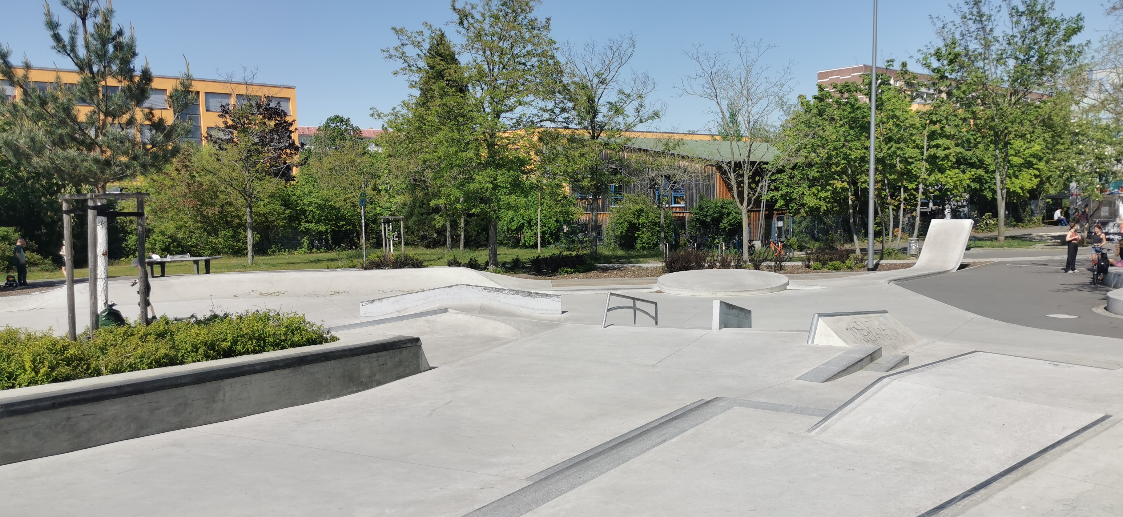 Skatepark am Heizhaus mit Versickerungsflächen in Grünau. © Timo Böttcher.