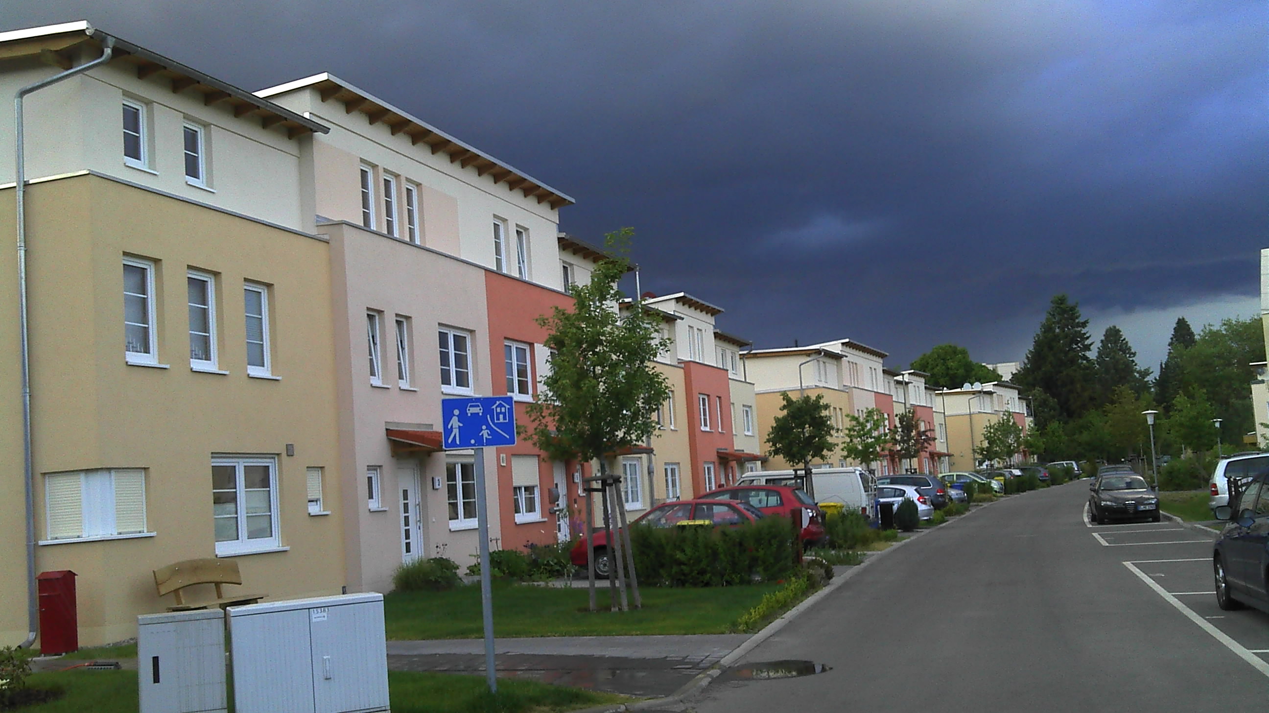 Neubausiedlung__Lichtweg_wikimedia_Oliver_Wolters Neubausiedlung__Lichtweg_wikimedia_Oliver_Wolters
